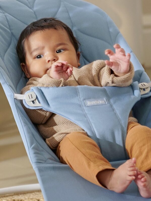 babybjorn-bouncer-bliss-blue-cotton-petal-quilt-01