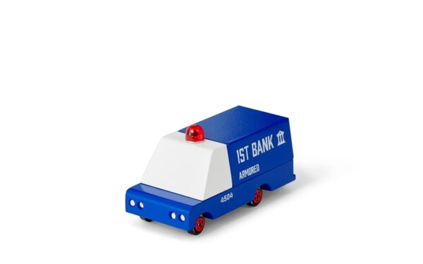 candylab-puidust-manguauto-armored-van