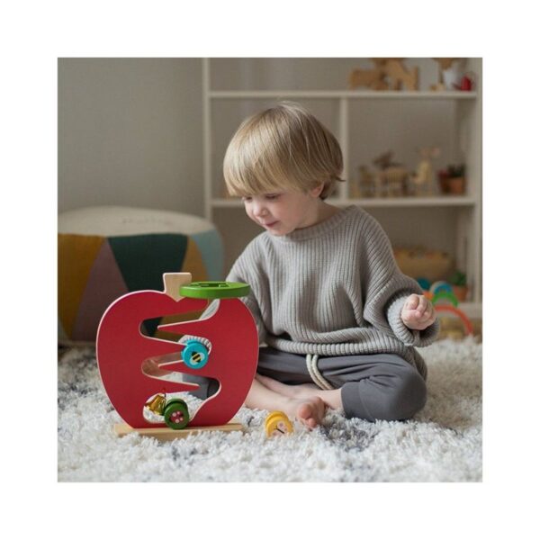 petit-collage-apple-run