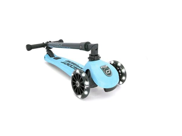 scoot-and-ride-highwaykick-3-toukeratas-blueberry