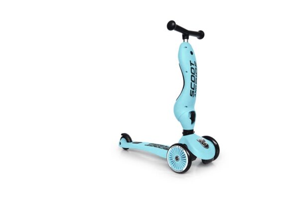 scoot-and-ride-highwaykick1-blueberry-toukeratas-lastele