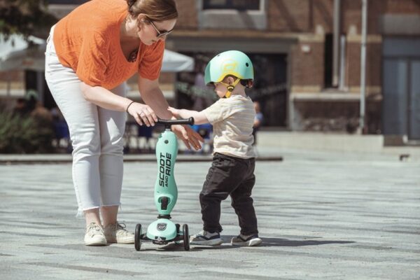 Scoot-and-Ride-Highwaykick1-kiwi