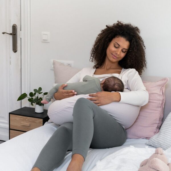 nursing-pillows-doomoo-tetra-almond-doomoo-comfy-big-nursing-pillow-tetra-almond