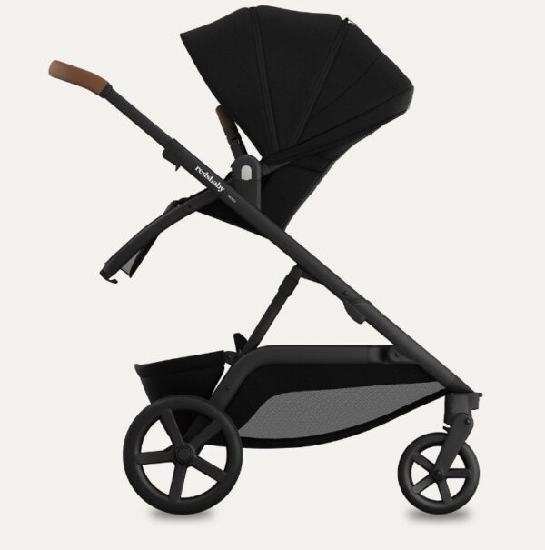 redsbaby-nuvo-jalutuskaru-black-stroller.jpg