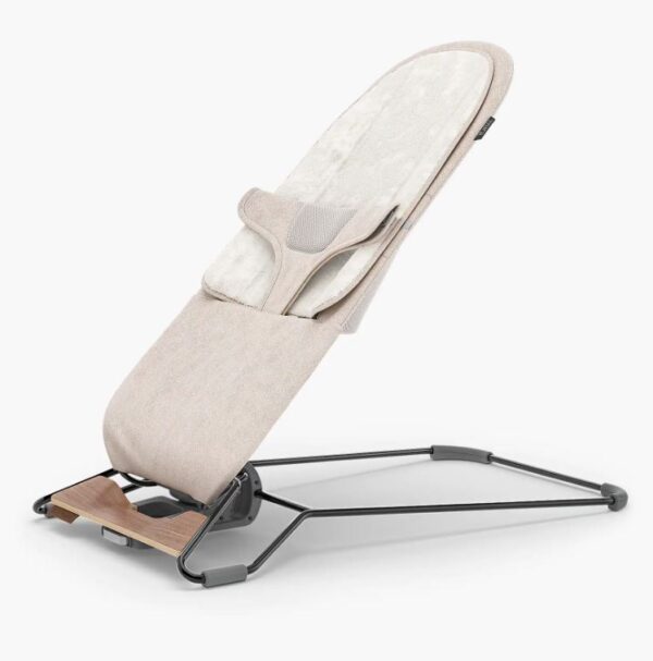 uppababy-lamamistool-mira-charlie-beige