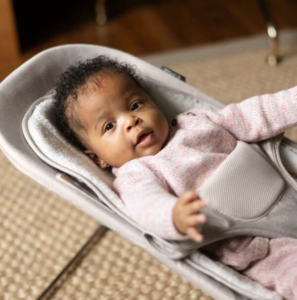 uppababy-lamamistool-mira-charlie-beige-bouncer-1