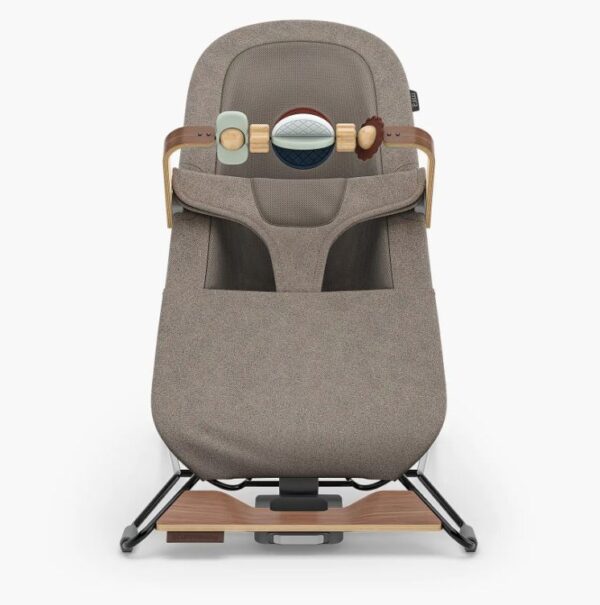 uppababy-mira-beebi-lamamistool-mangukaar